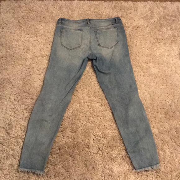 Buckle Light Wash Jeans - Picture 3 of 5